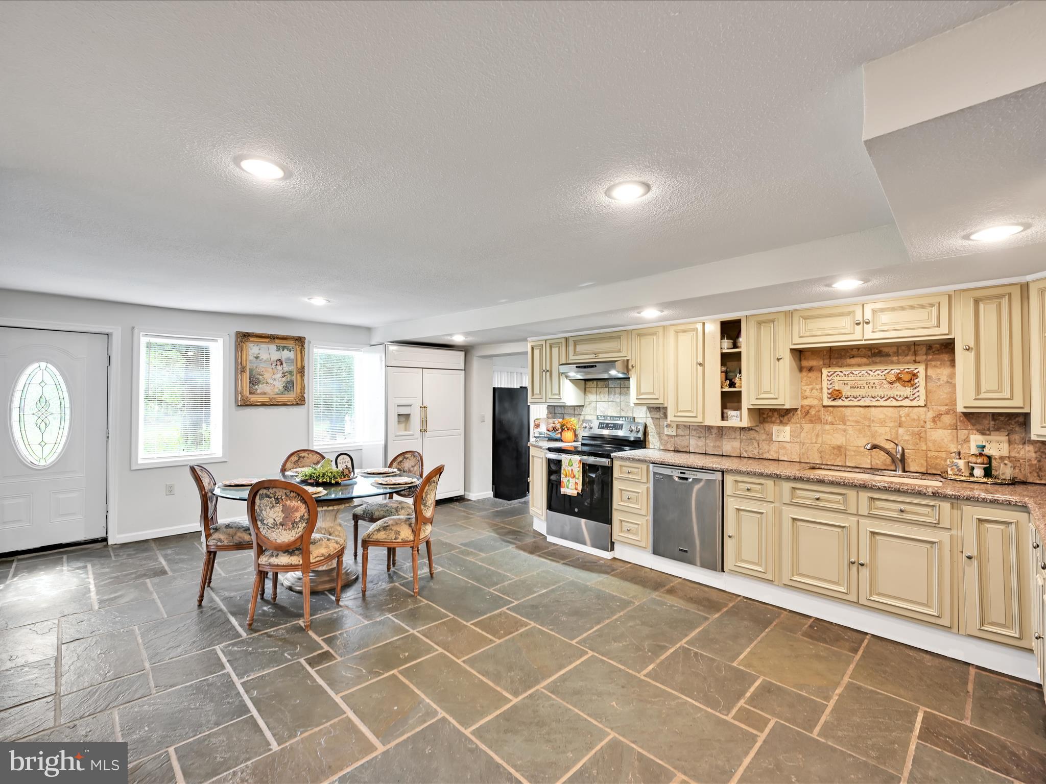 742 POWER ROAD