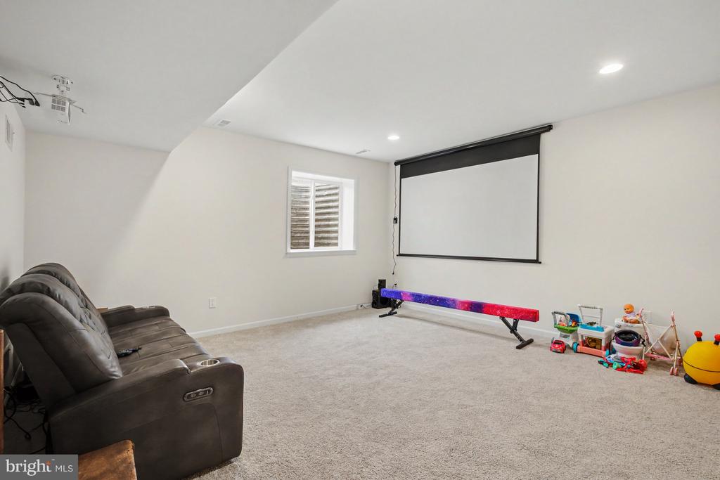 1223 HERSHEY LANE
