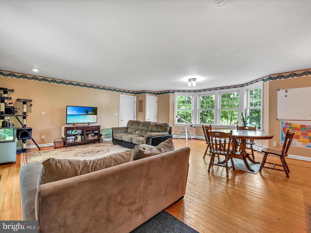 25 FREEMAN DRIVE