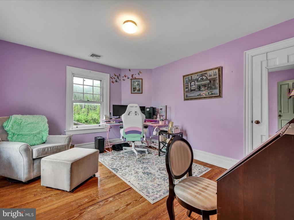 25 FREEMAN DRIVE