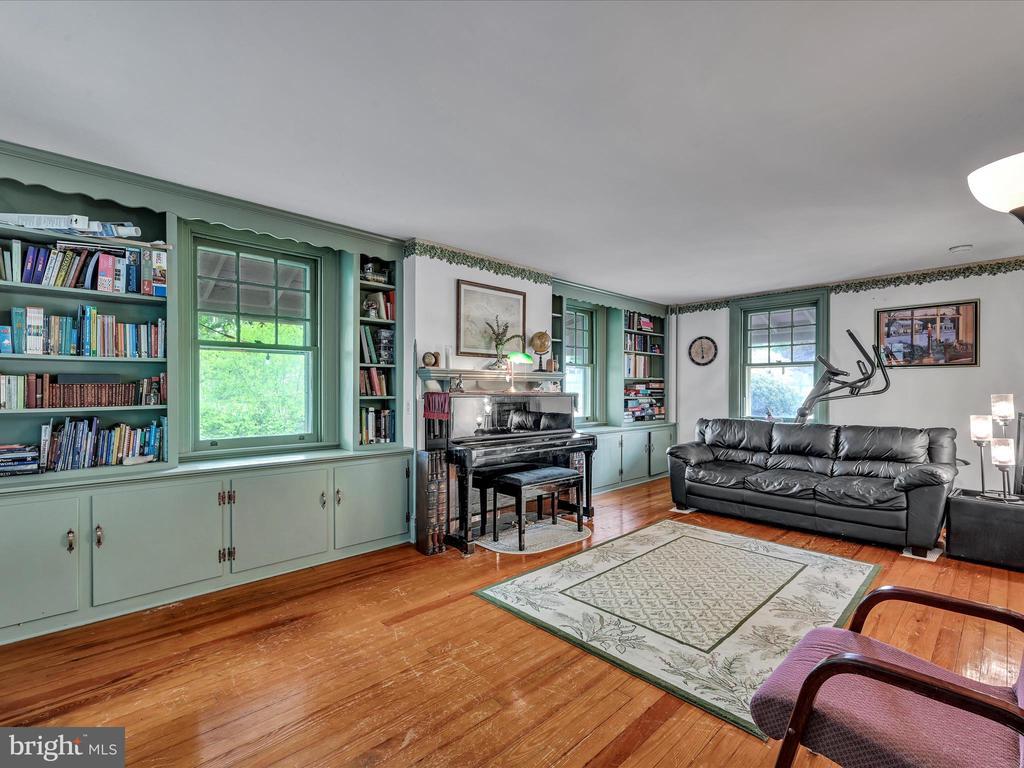 25 FREEMAN DRIVE