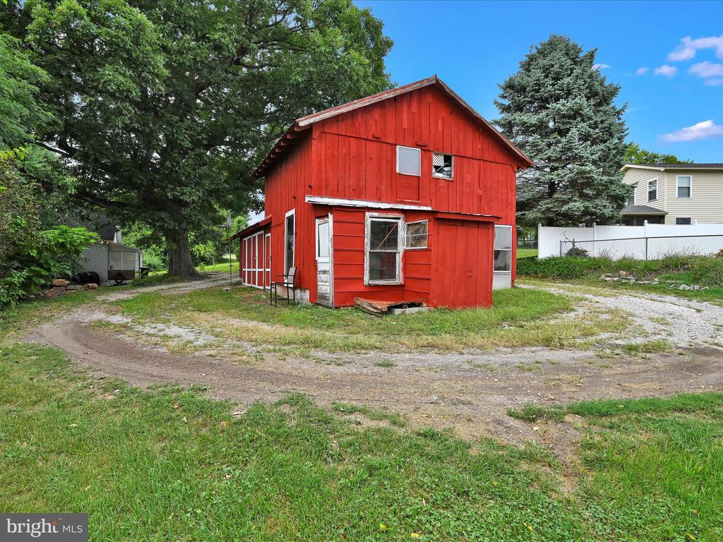 3304 GRANDVIEW ROAD