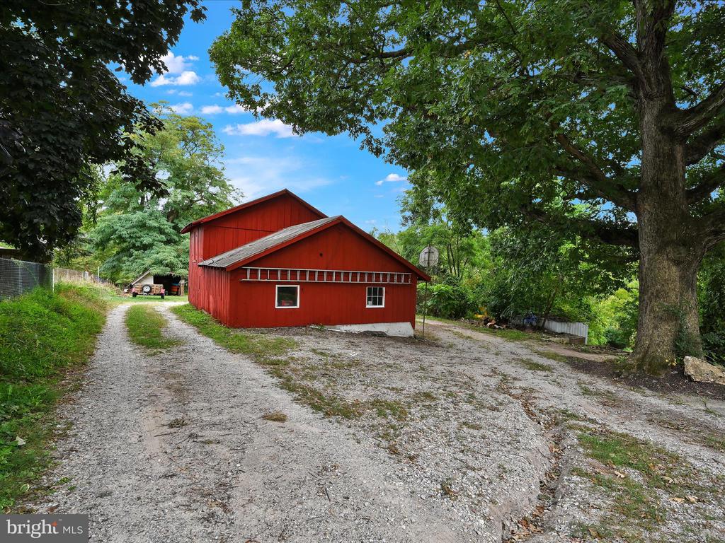3304 GRANDVIEW ROAD