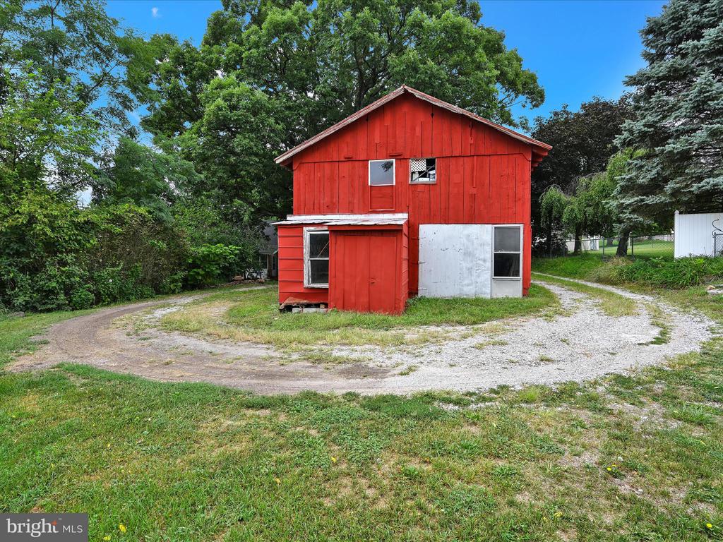 3304 GRANDVIEW ROAD