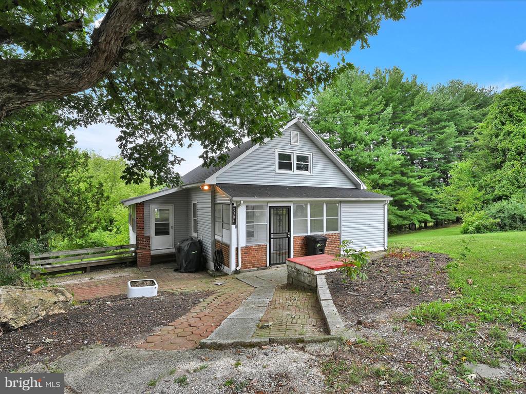 3304 GRANDVIEW ROAD