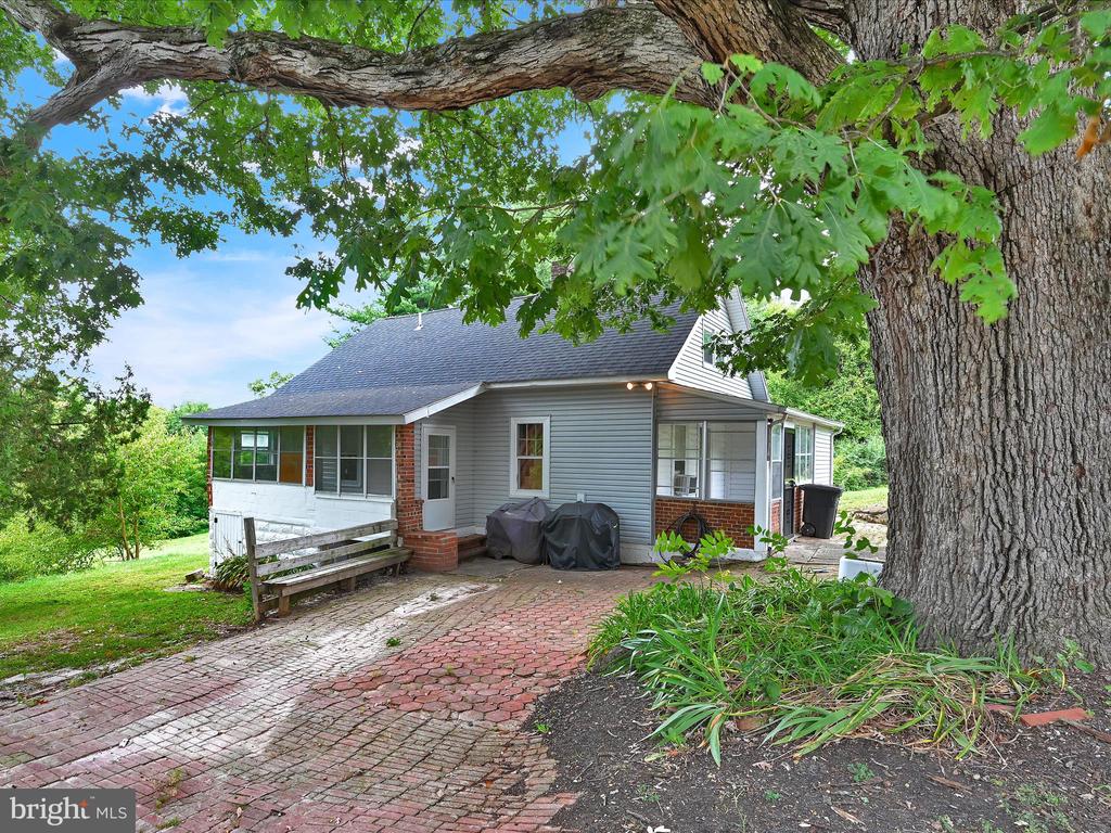 3304 GRANDVIEW ROAD