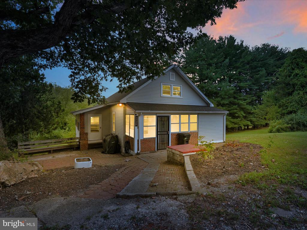 3304 GRANDVIEW ROAD