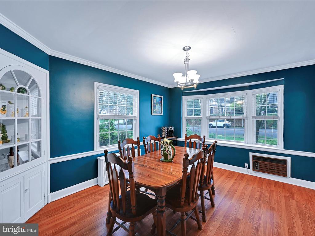 341 CRESTON ROAD