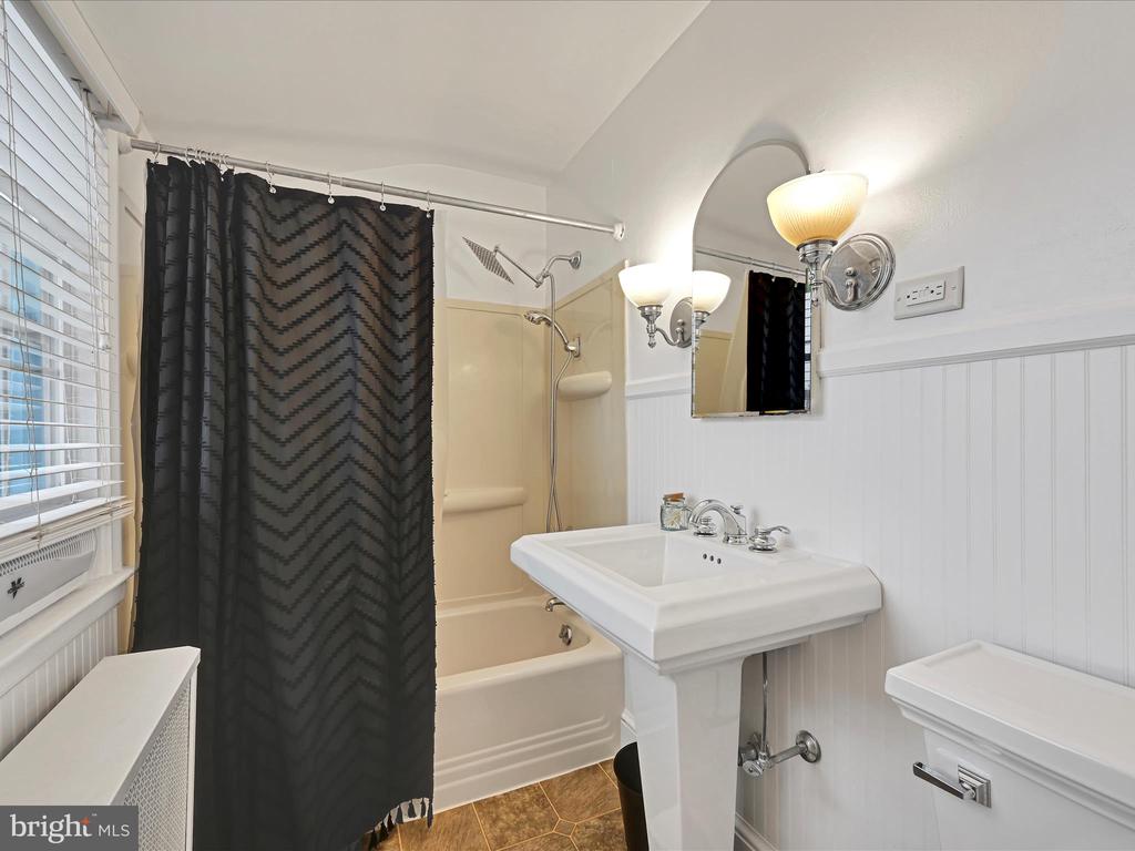 341 CRESTON ROAD