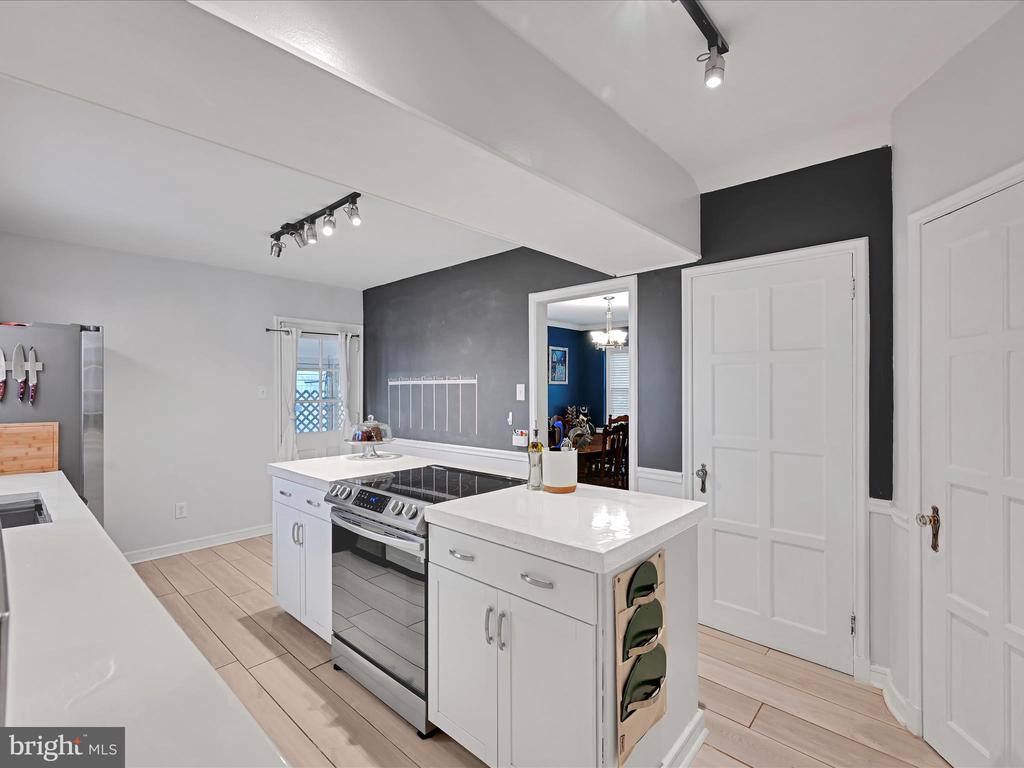 341 CRESTON ROAD