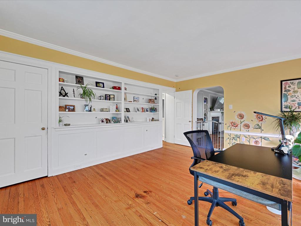 341 CRESTON ROAD
