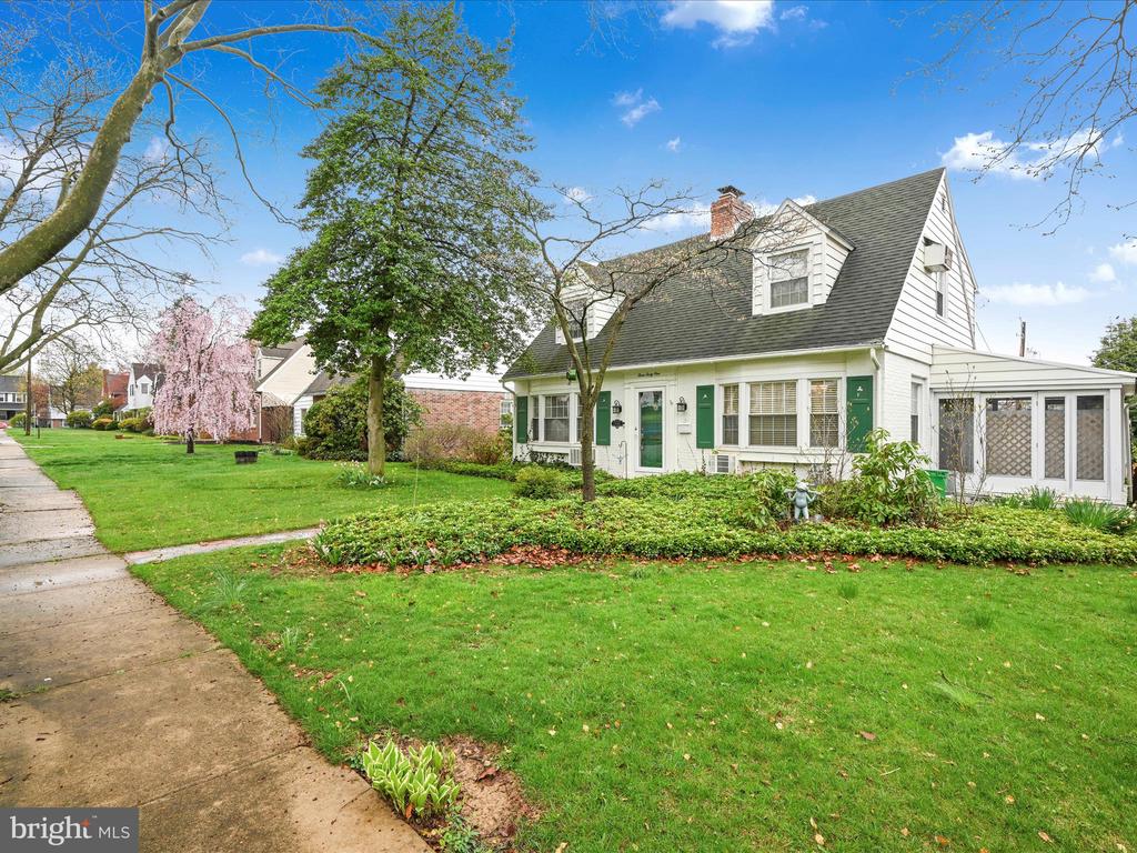 341 CRESTON ROAD
