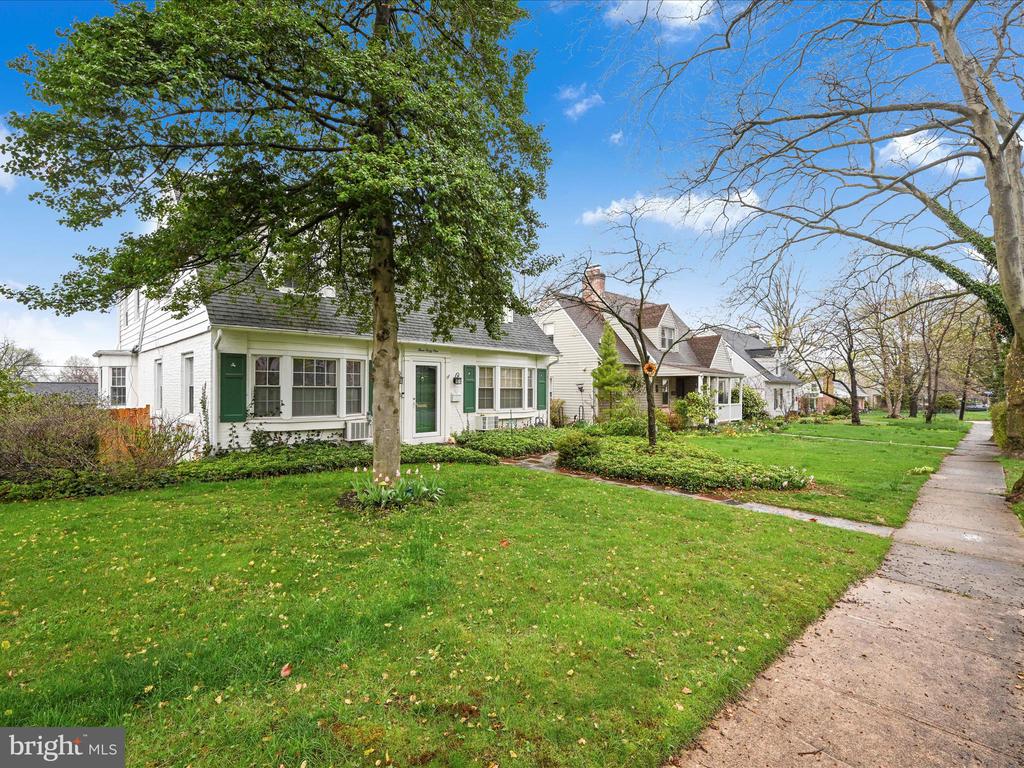 341 CRESTON ROAD
