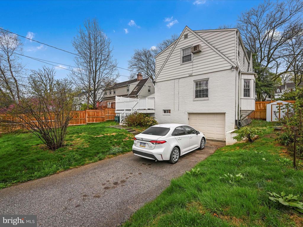 341 CRESTON ROAD