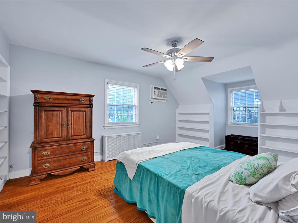 341 CRESTON ROAD