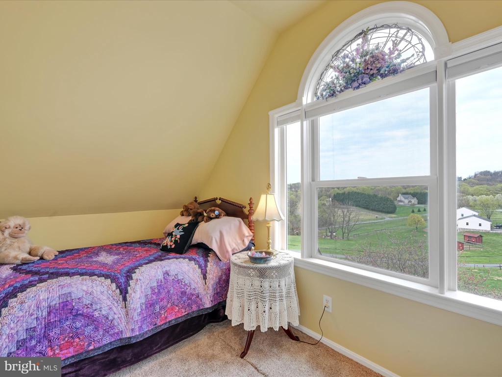 31 BLUE SKY DRIVE