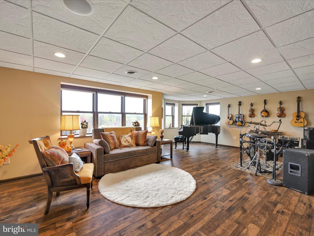 31 BLUE SKY DRIVE