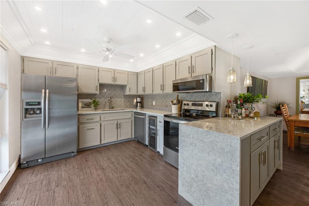 373 Palm DR Unit: 702