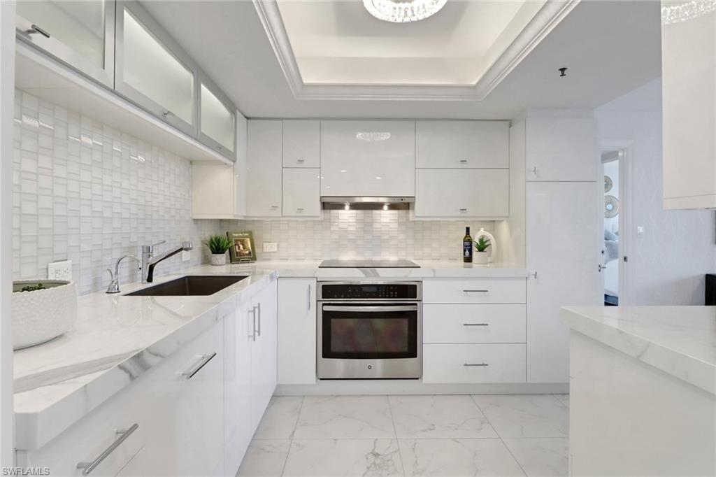 4651 Gulf Shore BLVD N # 806