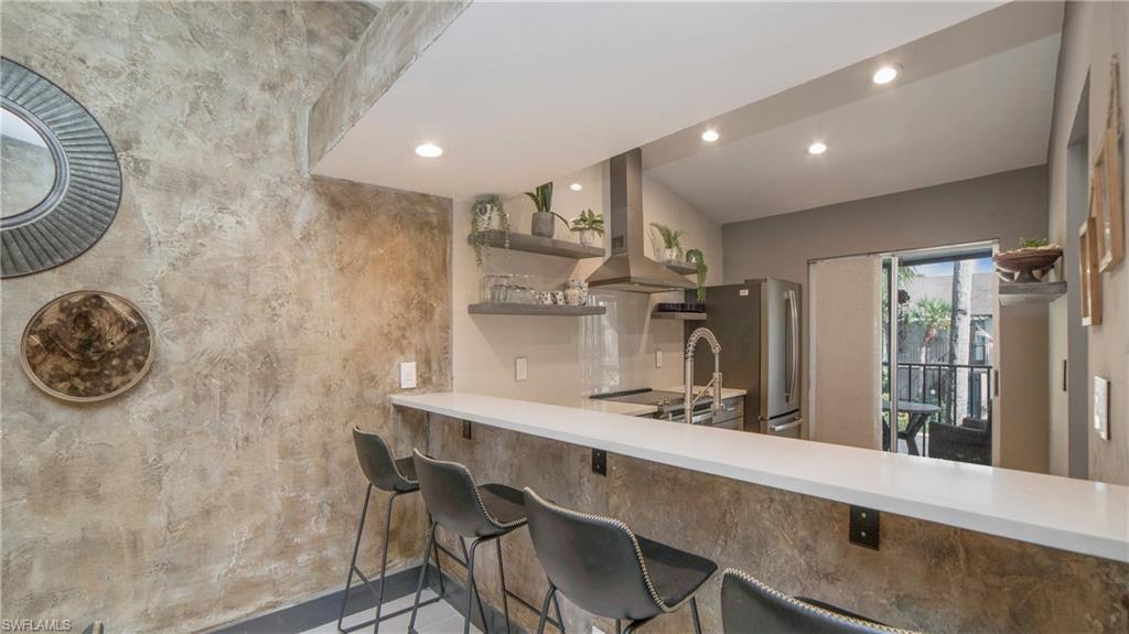 4180 Looking Glass LN # 4102