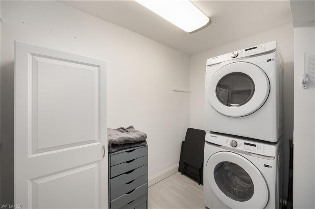 232 Palm DR 1