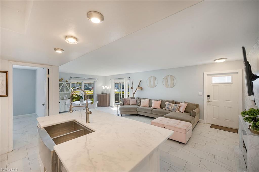 232 Palm DR 1