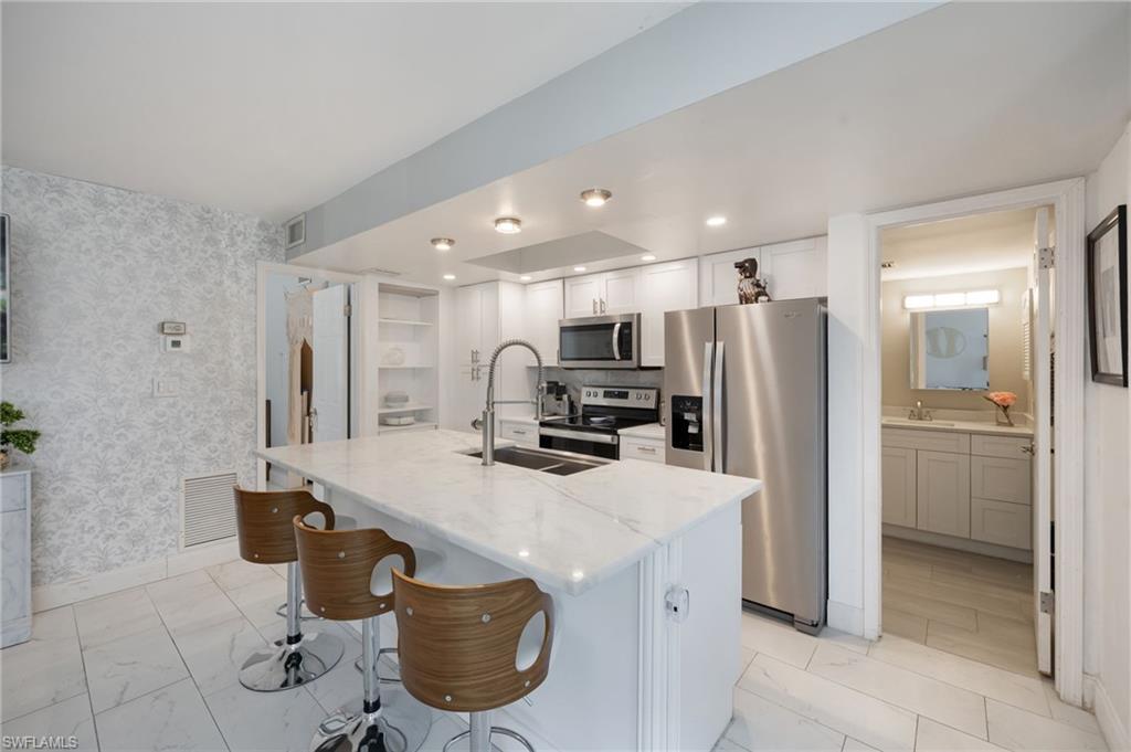 232 Palm DR 1