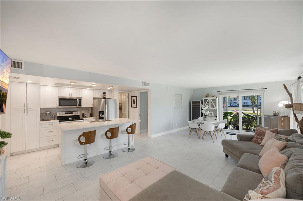 232 Palm DR 1