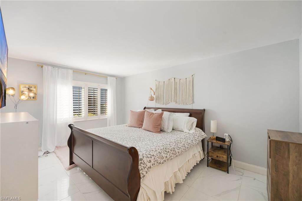 232 Palm DR 1