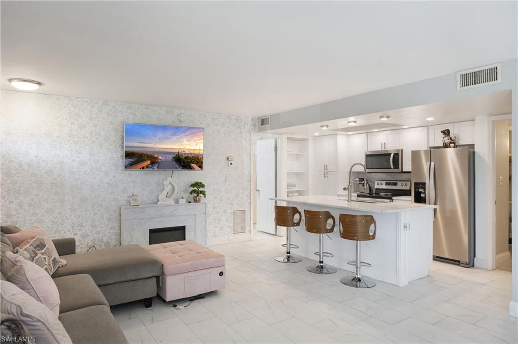 232 Palm DR 1