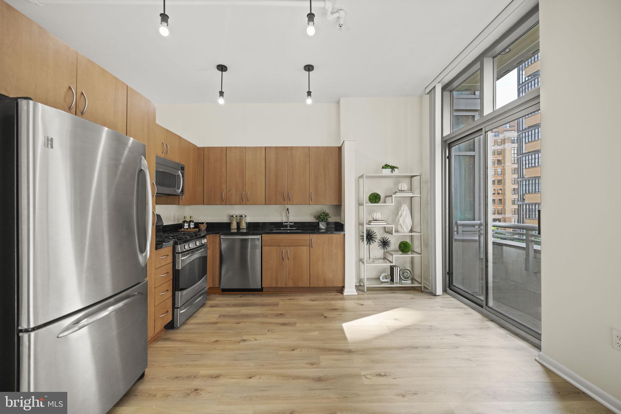 811 4TH STREET NW 406