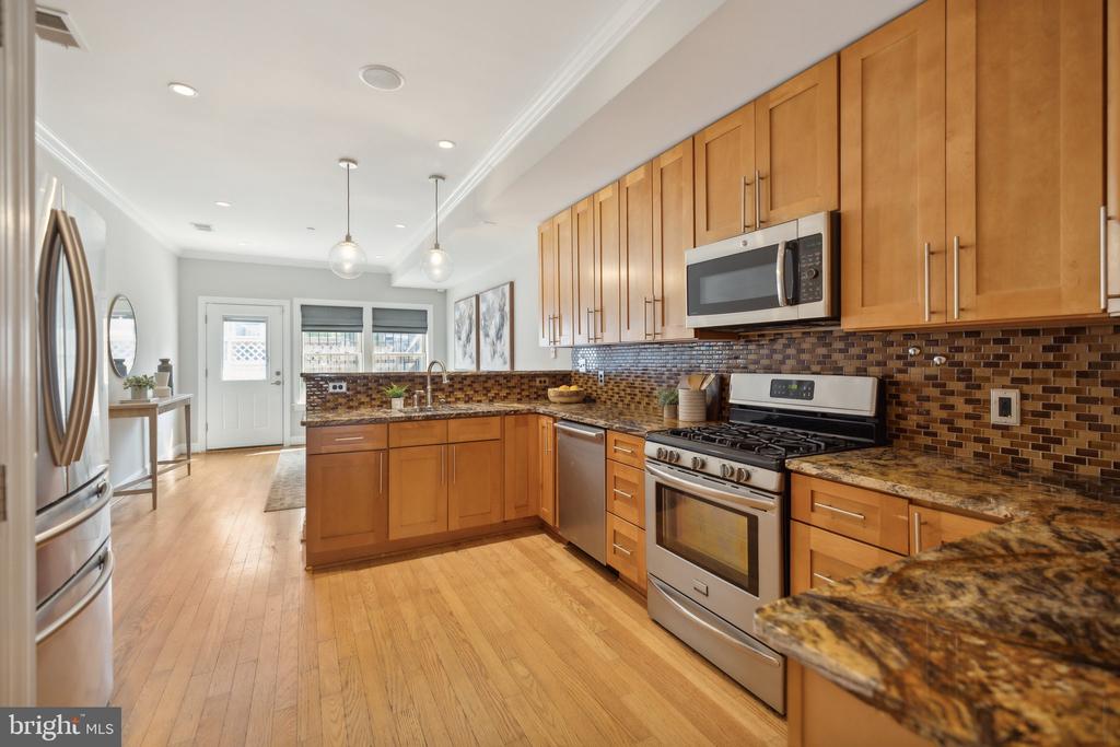 2249 12TH STREET NW