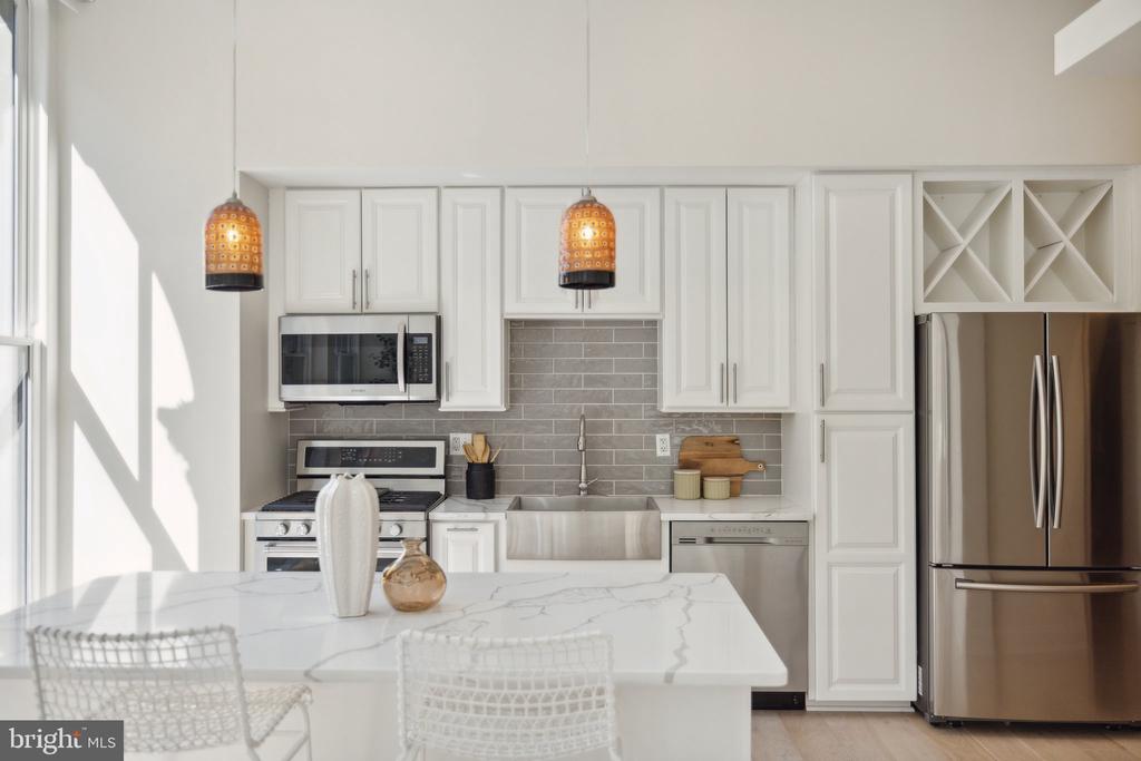 675 E STREET NW 200