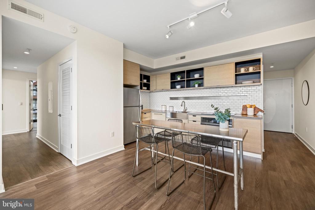 2030 8TH STREET NW PH8