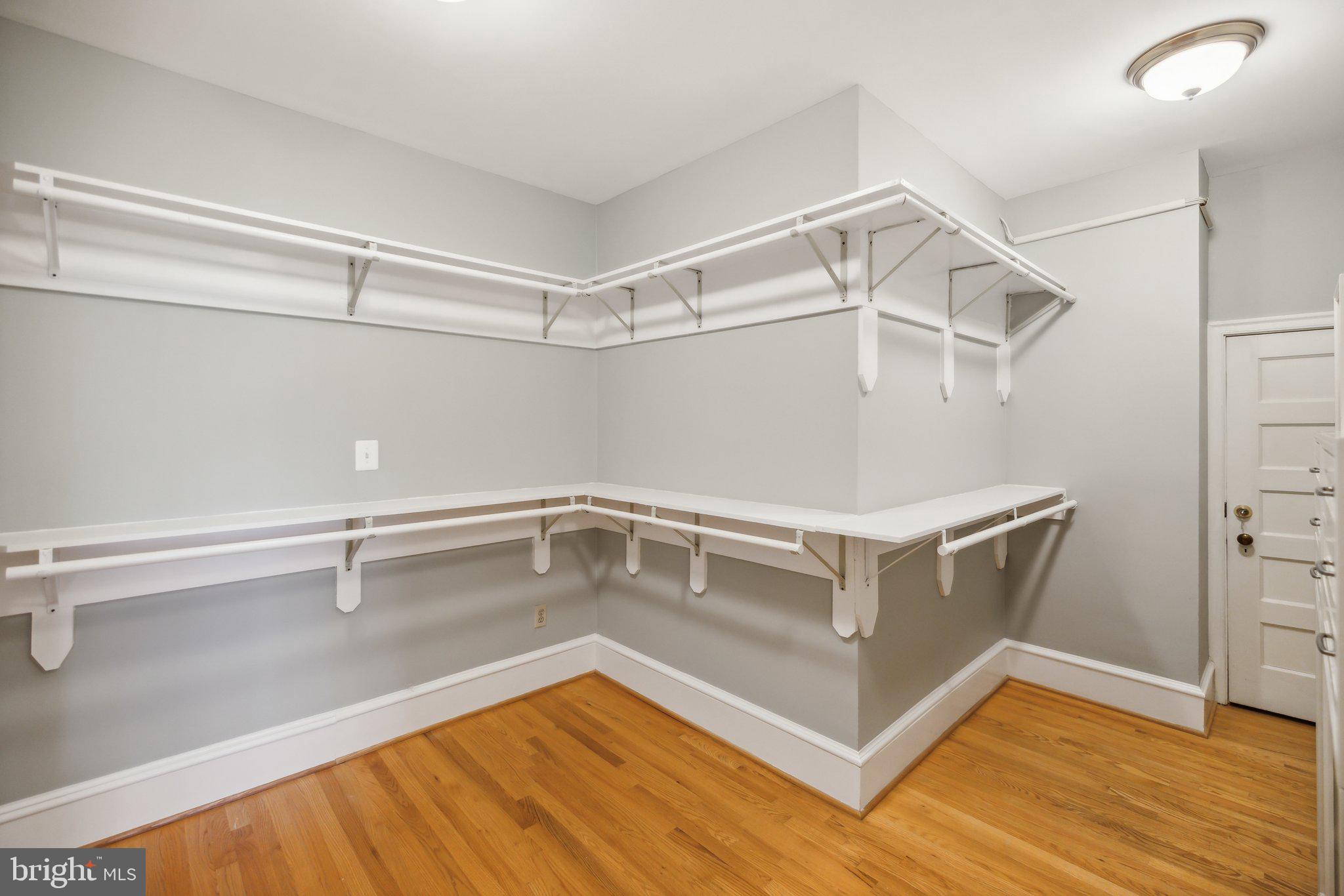 2619 WOODLEY PLACE NW