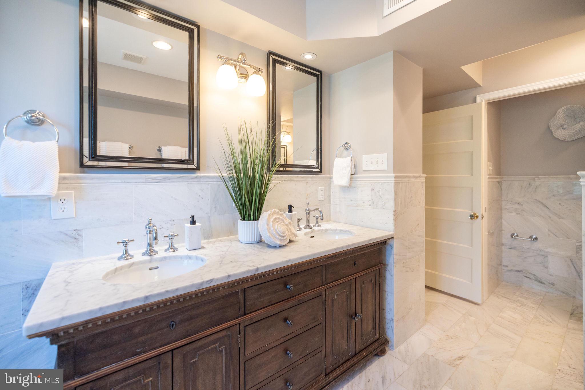 2619 WOODLEY PLACE NW