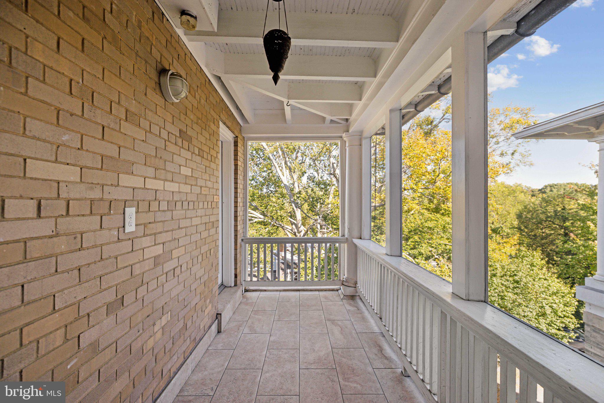 2619 WOODLEY PLACE NW