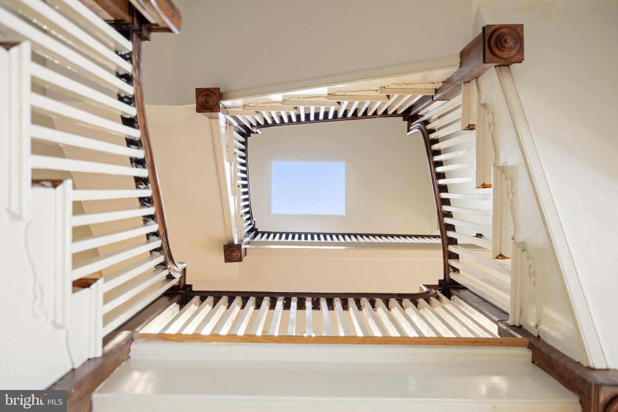 2619 WOODLEY PLACE NW