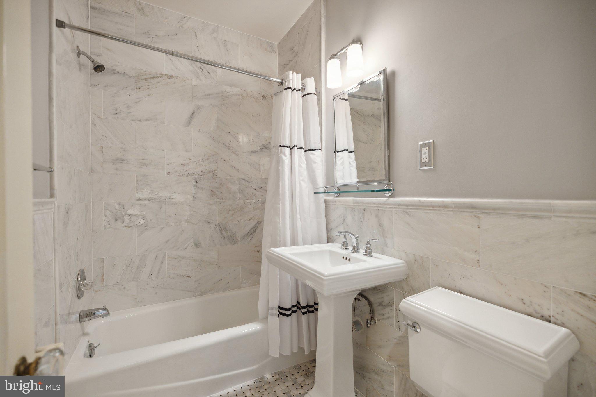 2619 WOODLEY PLACE NW