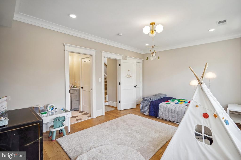 1803 37TH STREET NW