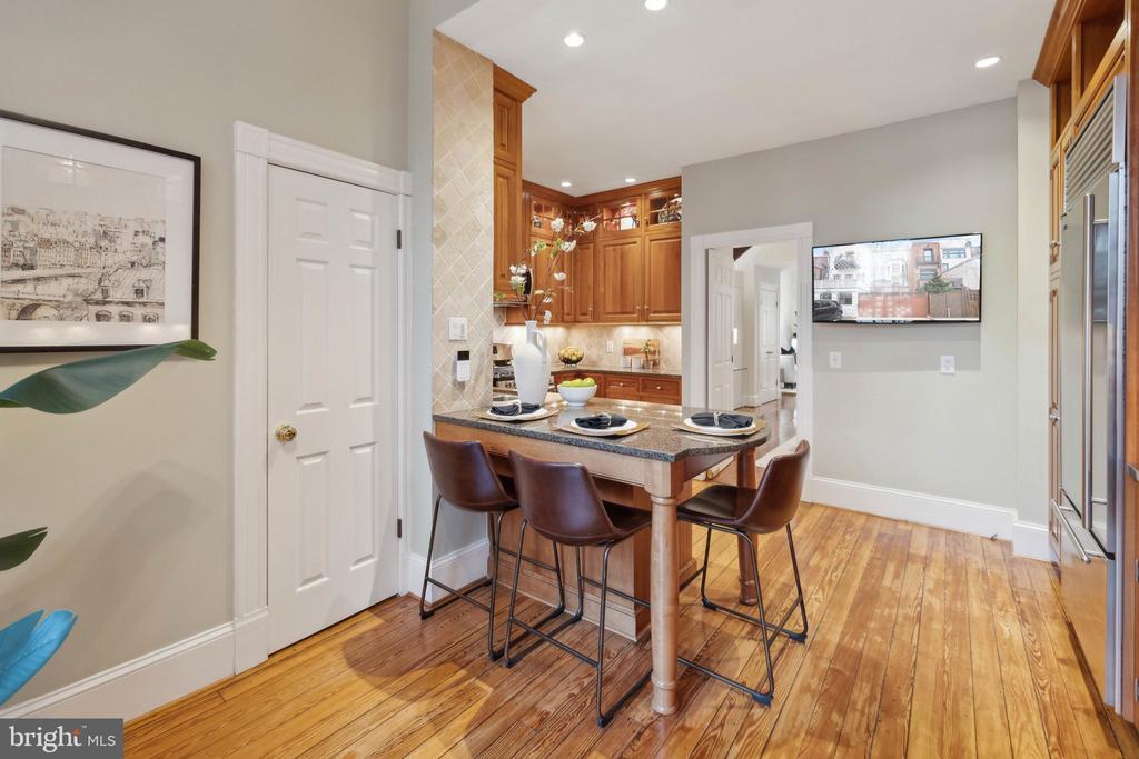 2014 R STREET NW