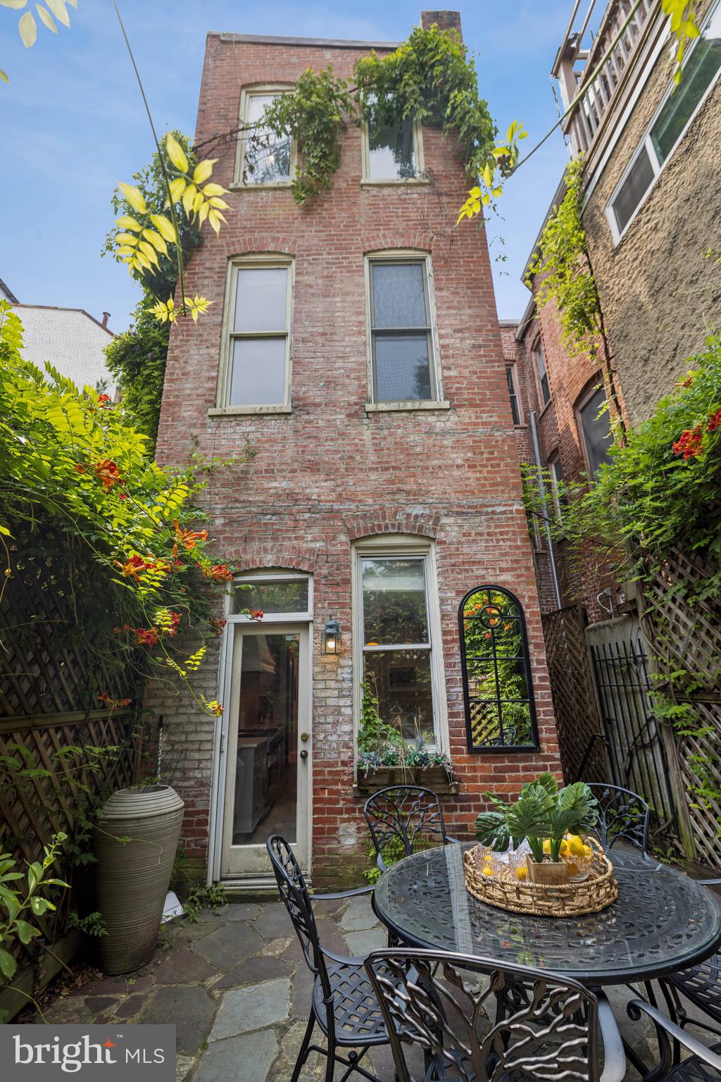 1827 PHELPS PLACE NW