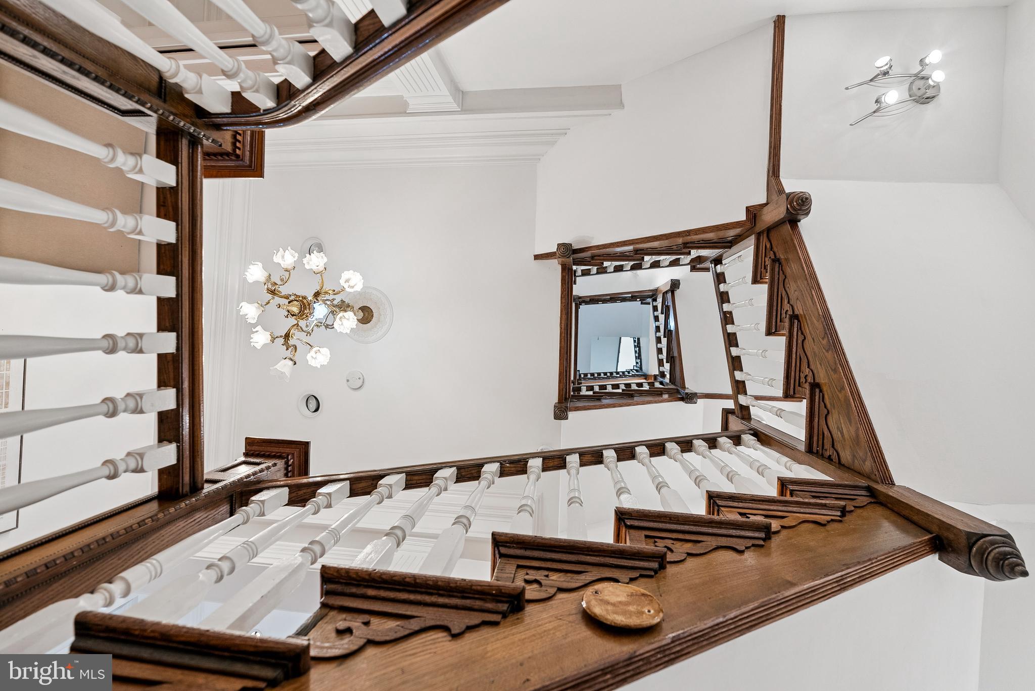 1827 PHELPS PLACE NW