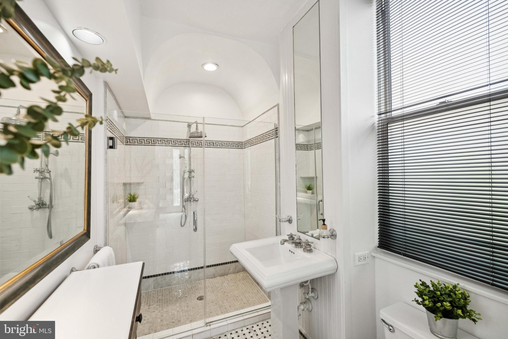 1827 PHELPS PLACE NW