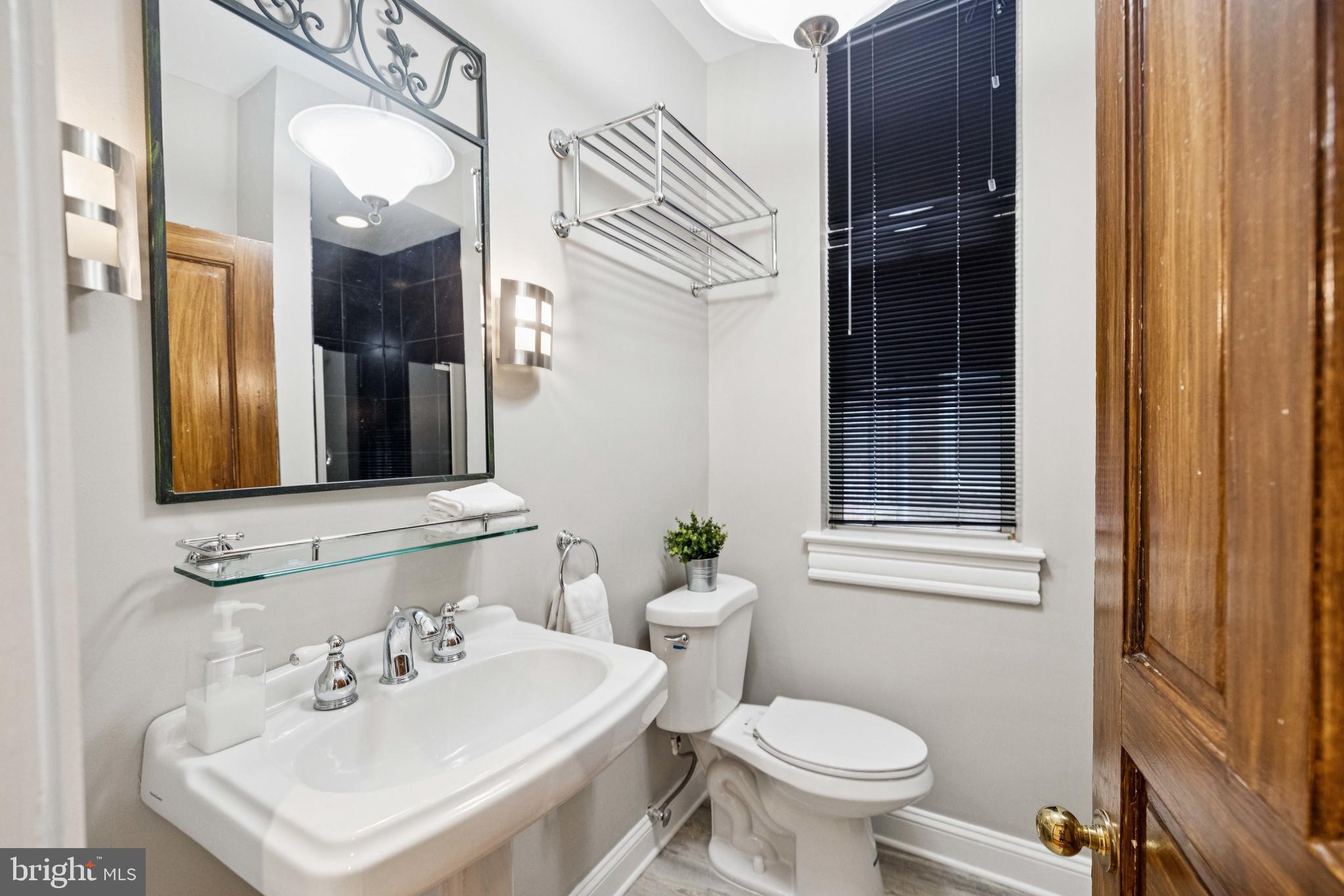 1827 PHELPS PLACE NW