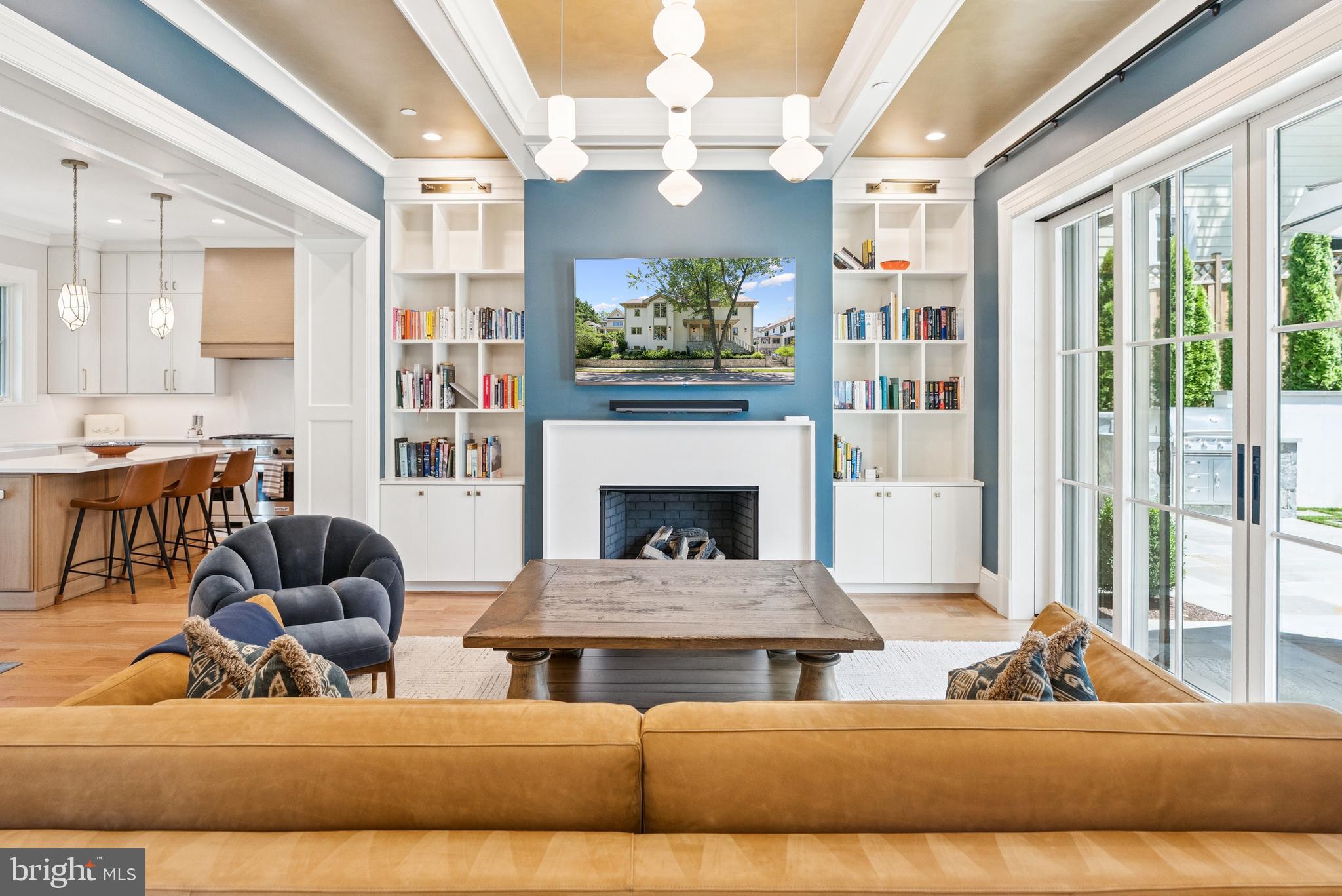 5537 HAWTHORNE PLACE NW