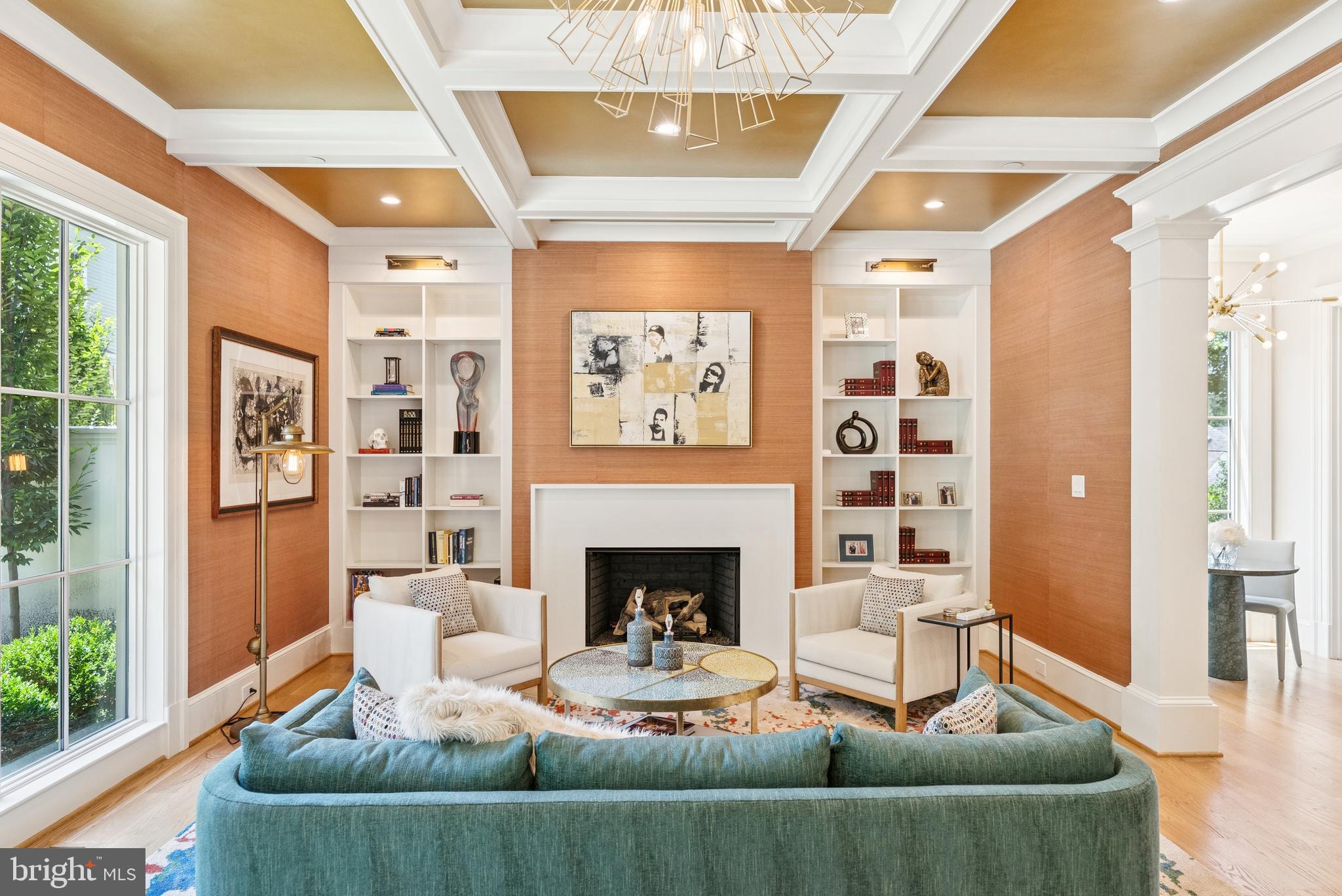 5537 HAWTHORNE PLACE NW