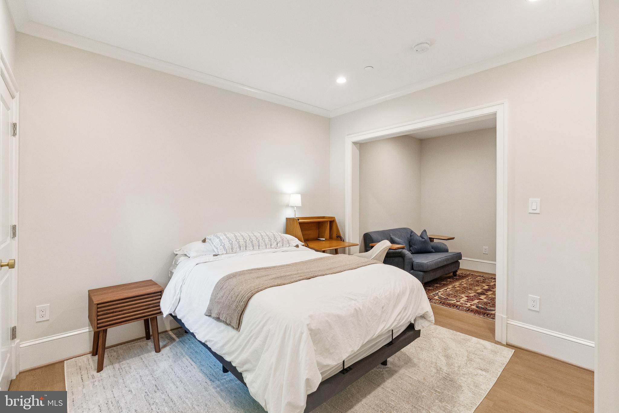 5537 HAWTHORNE PLACE NW