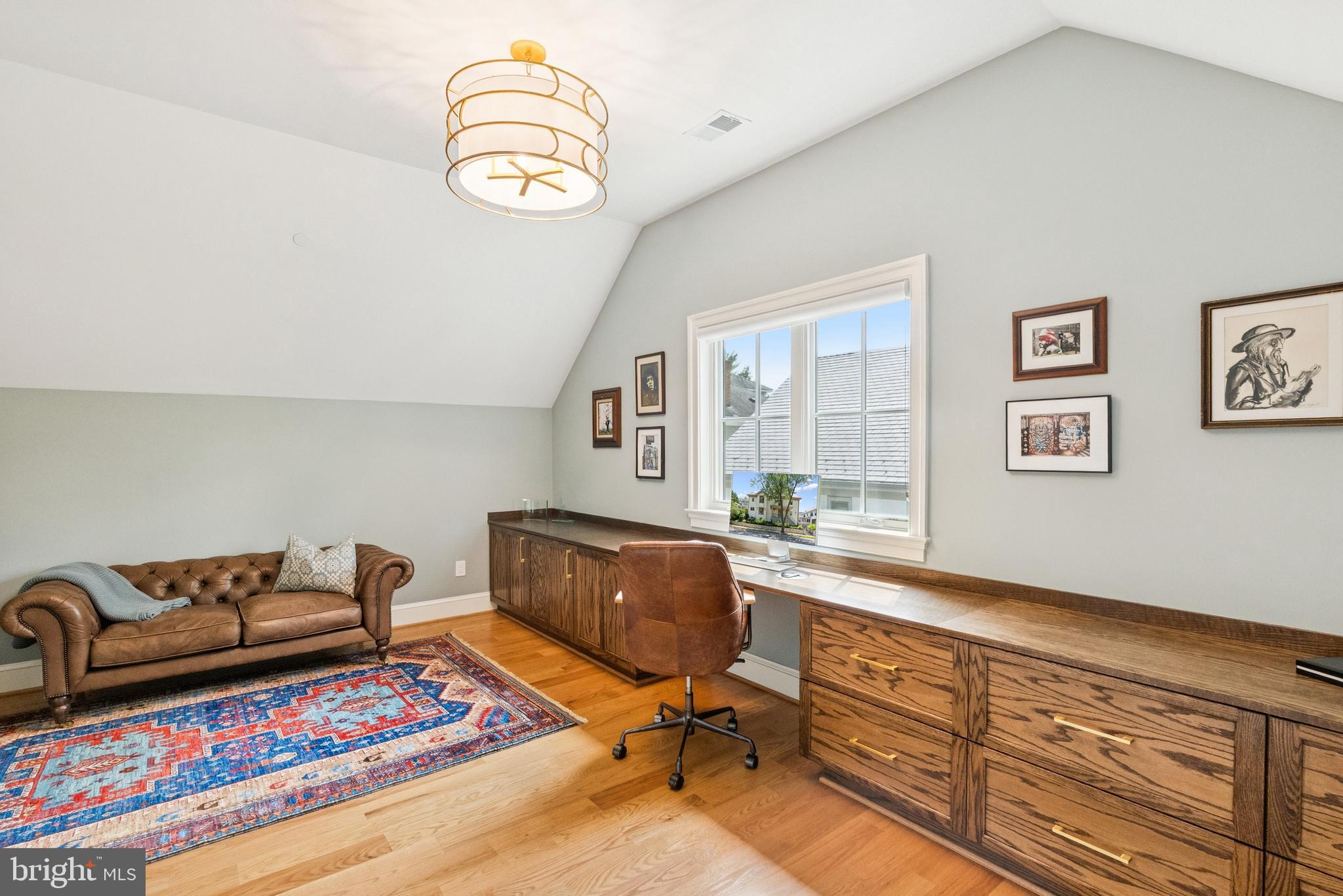 5537 HAWTHORNE PLACE NW