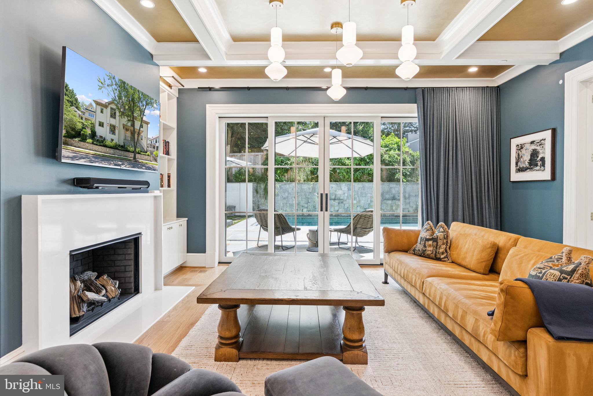 5537 HAWTHORNE PLACE NW